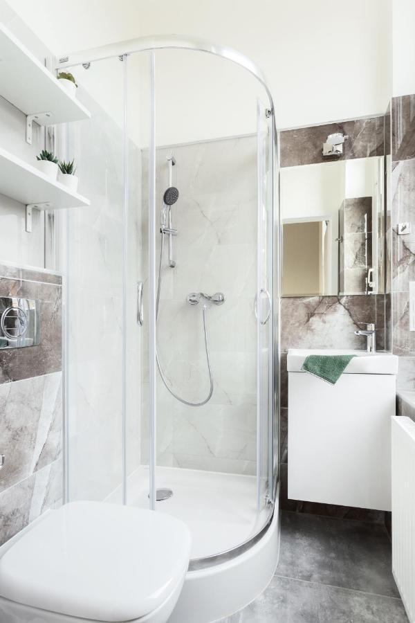 Przytulna Kawalerka 10Min Pieszo Od Dworca/Galerii Apartment คาโตวีตเซ ภายนอก รูปภาพ